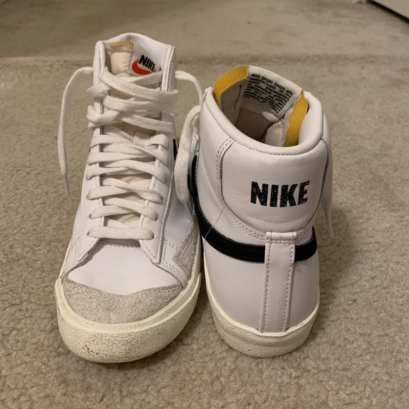 Nike Blazers - Picture 2 of 5